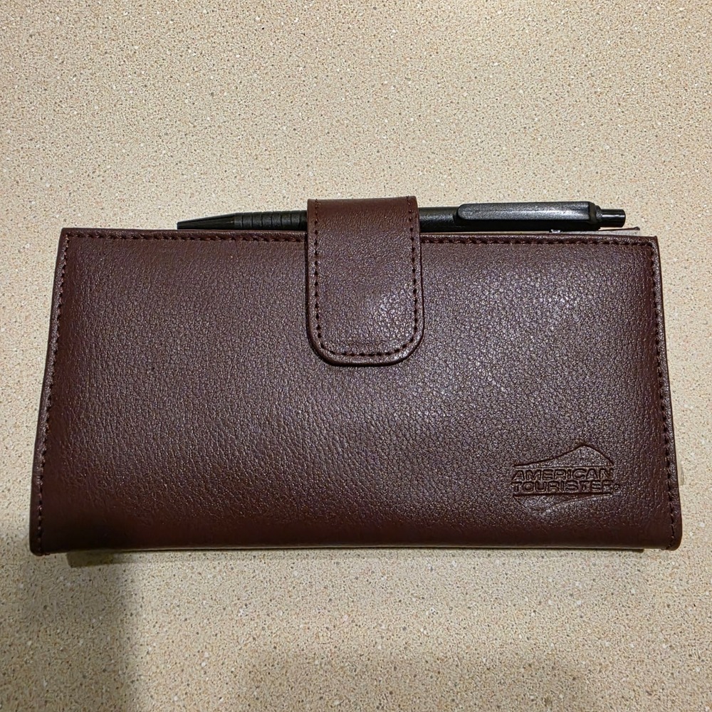 American Tourister Travel Wallet Brown Leather Calculator Pen Organizer